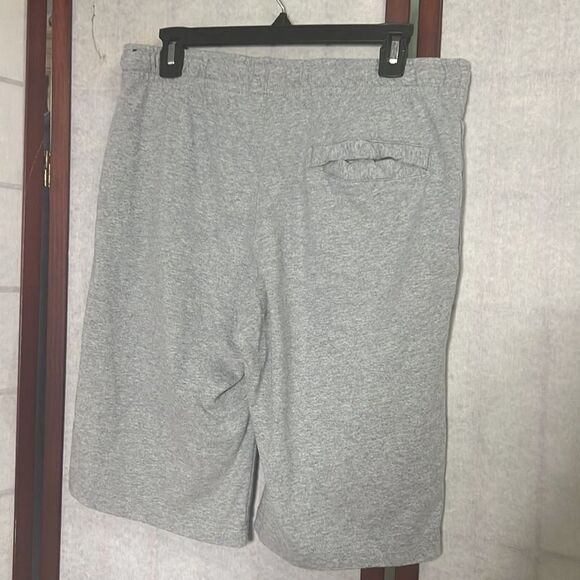 NIKE SPORTSWEAR CLUB JERSEY‎ SHORTS SIZE L - Picture 3 of 7